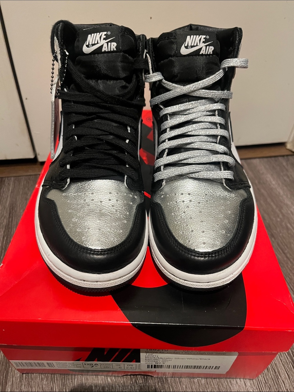 Nike Air Jordan 1 High- Black & Silver Metallic Dunks